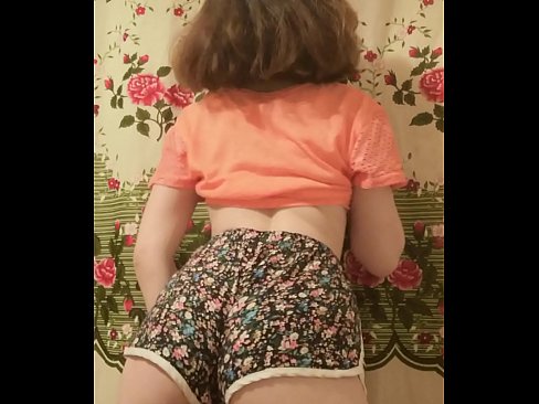 ❤️ Vogëlushja e re seksi duke zhveshur pantallonat e shkurtra në kamera Porno e bukur tek ne ❌