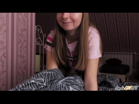 ❤️ Blondie thith thellë BFF-në e saj dhe merr spermë në gojën e saj Porno e bukur tek ne ❌