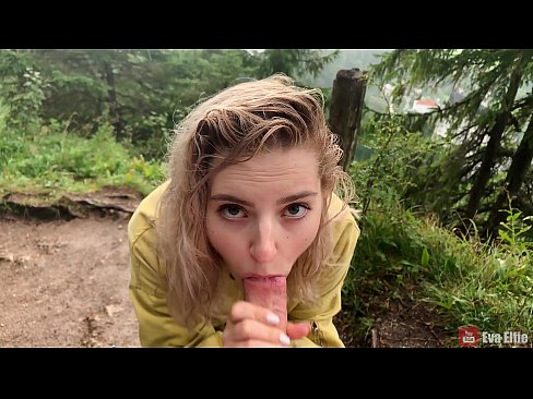 ❤️ Vajza gëlltitet sperma pas një blowjob publike - Eva Elfi Porno e bukur tek ne ❌